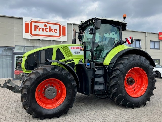 CLAAS Axion 940 CMATIC - Traktor