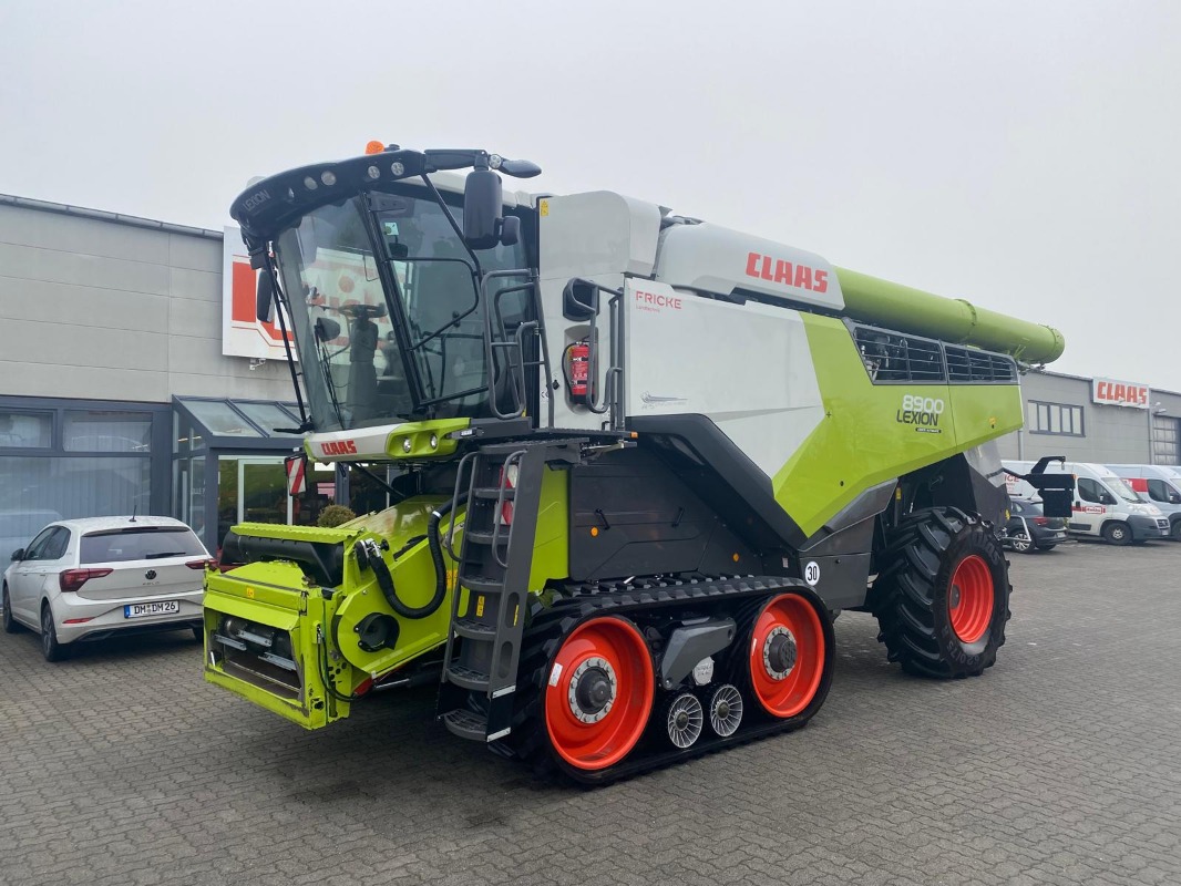 CLAAS Lexion 8900 TT mit Convio 1380 - Combinez