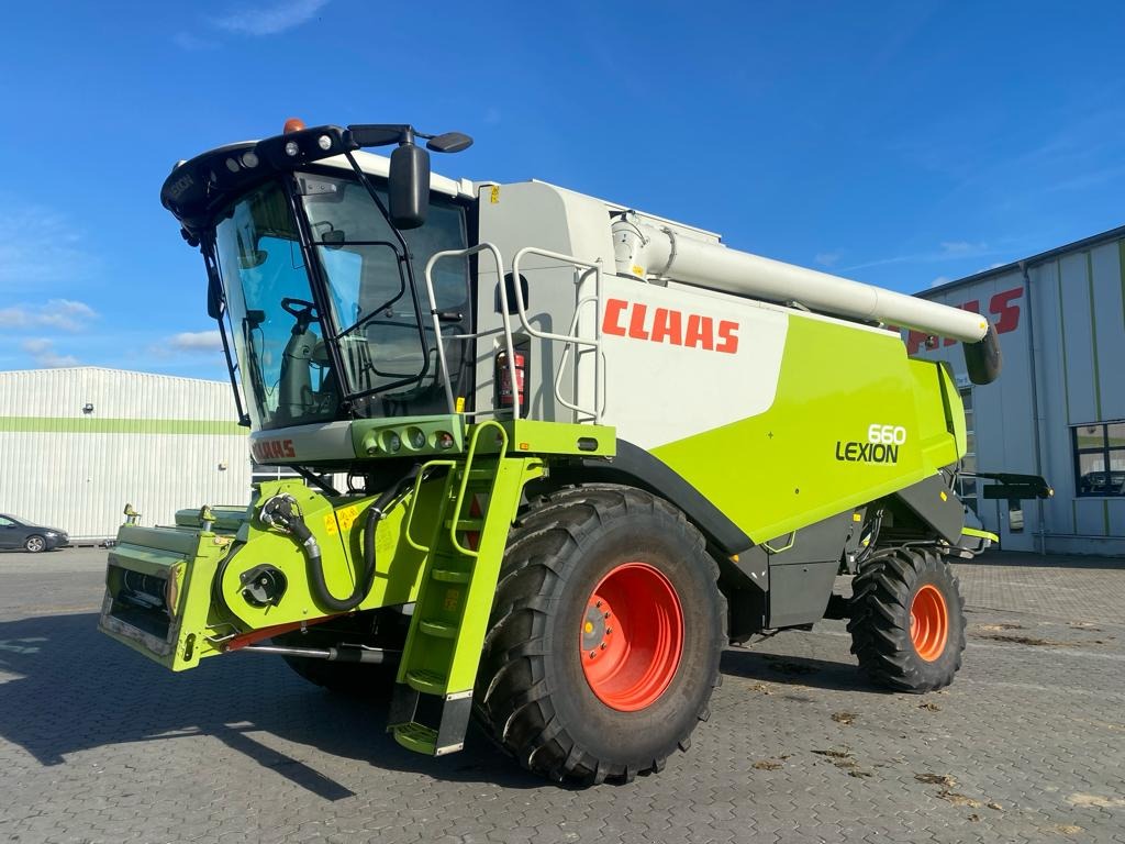 CLAAS Lexion 660 - Combine harvester