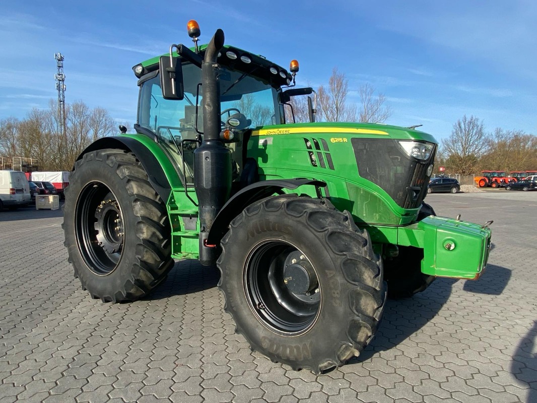 John Deere 6215 R + GPS Starfire 3000 - Traktor