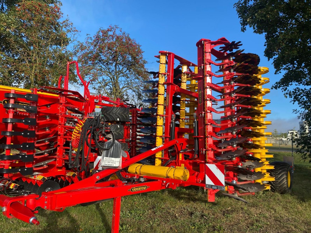 Väderstad Carrier 625 XL - Soil tillage implement - Short disc harrow