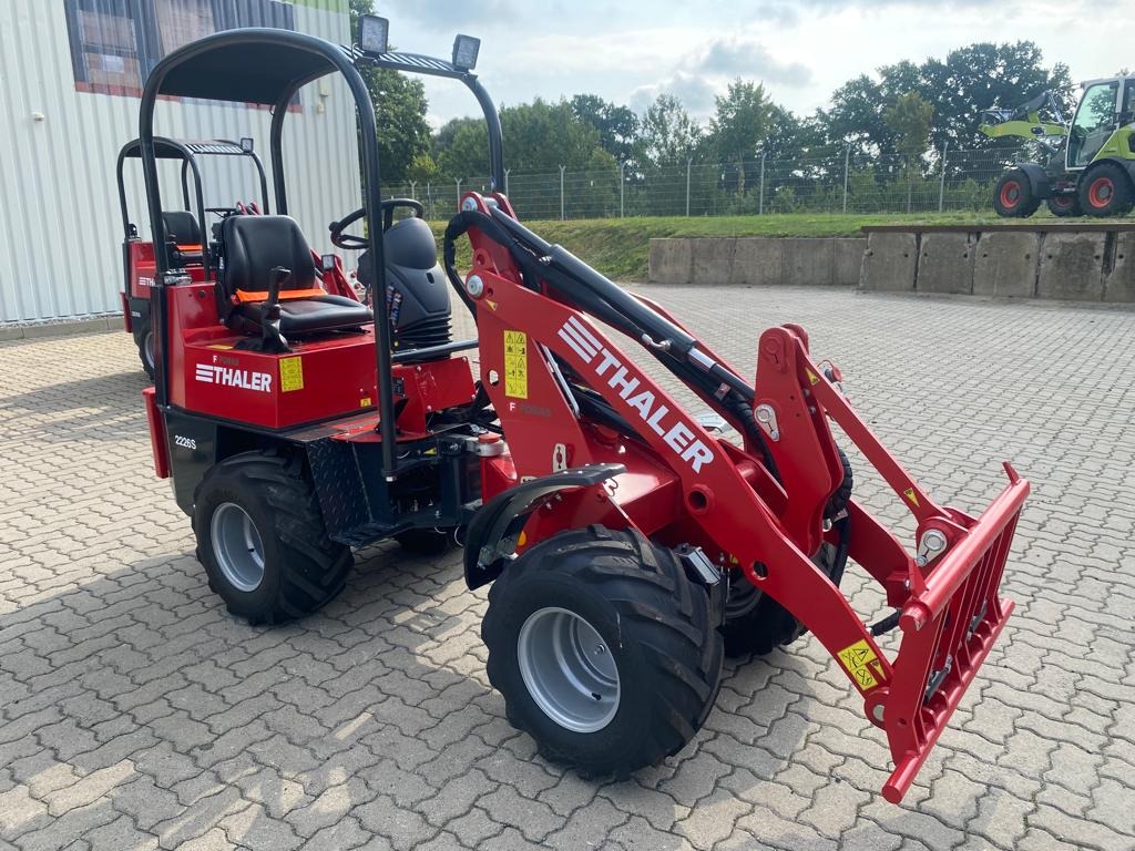 Thaler 2226 S - Farmyard Technology - Yard Loader