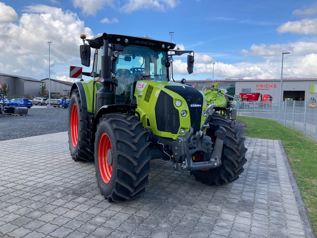 CLAAS Arion 650 Hexashift - Tracteur