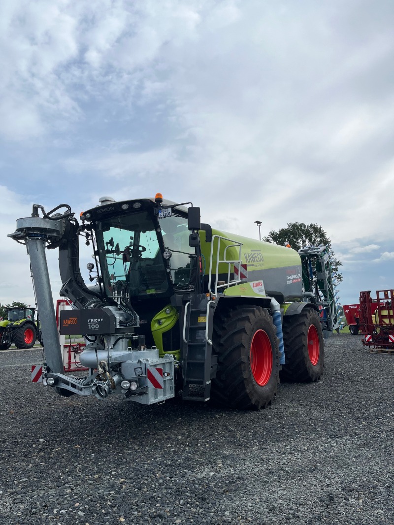 CLAAS Xerion 4200 Saddle Trac - Tracteur