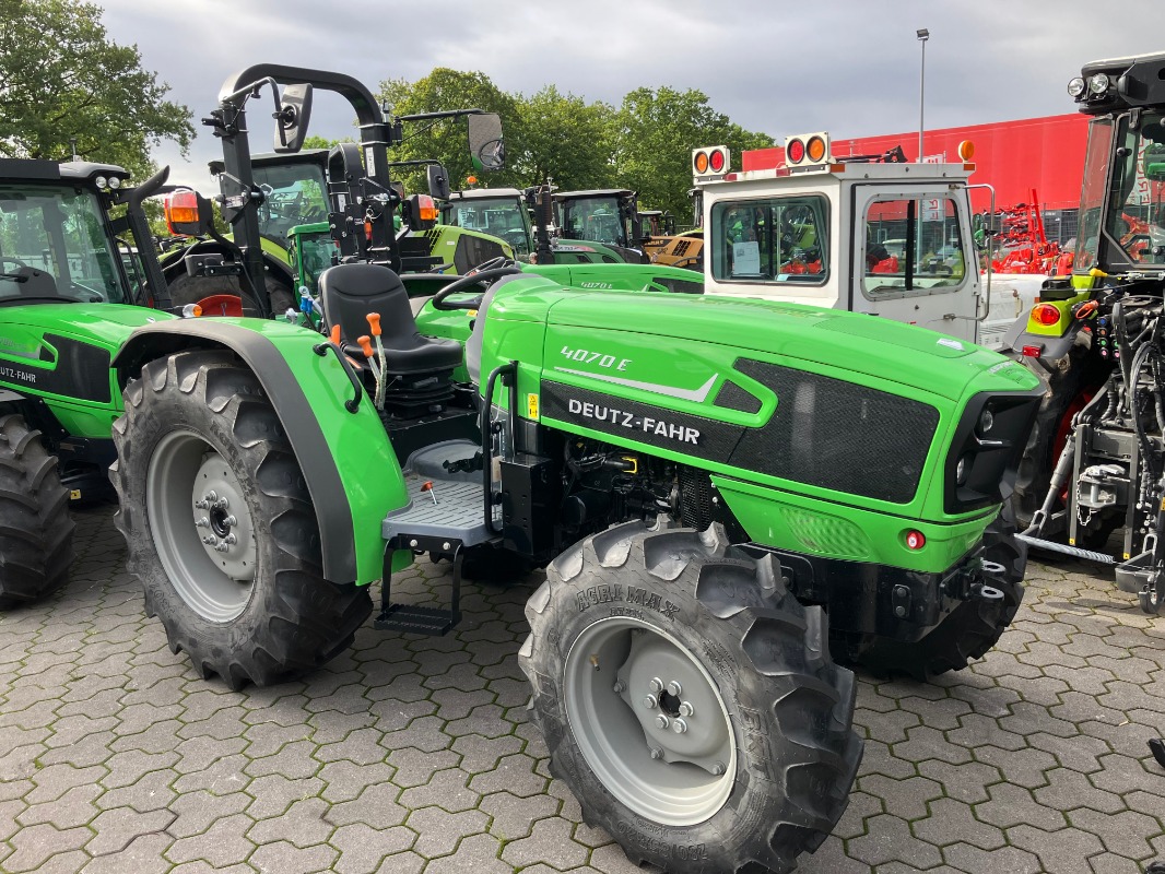 Deutz-Fahr 4070E - Traktor
