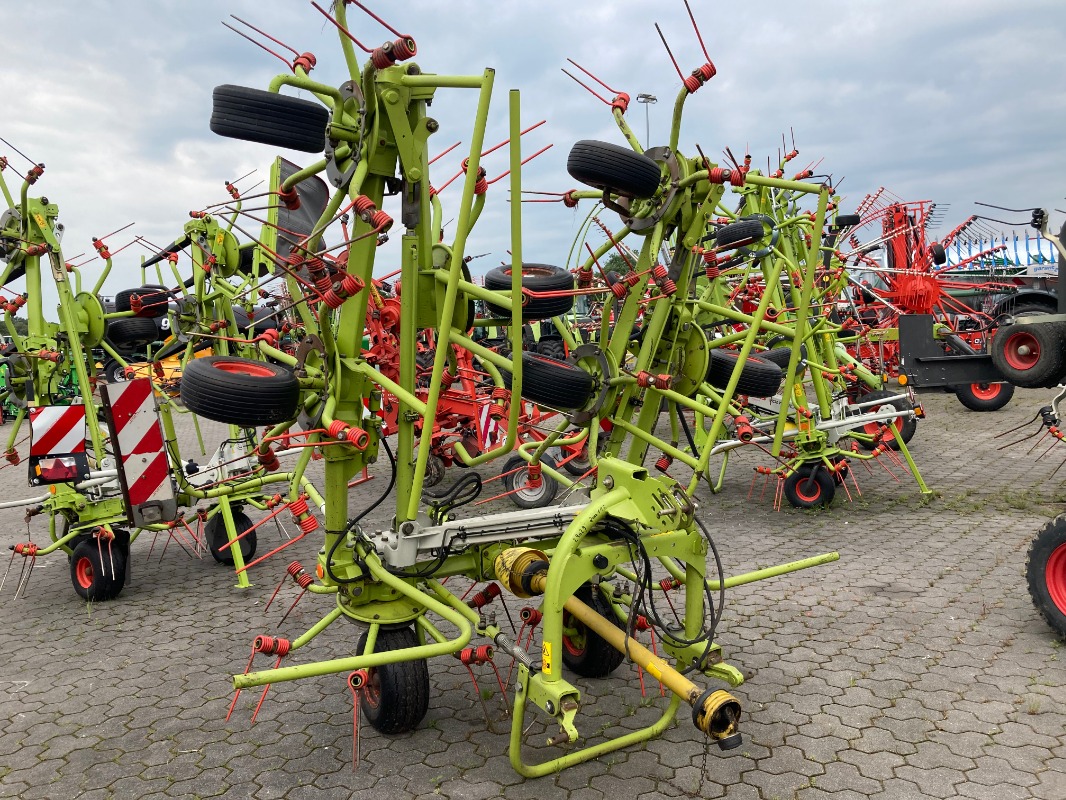 CLAAS Volto 870 - Grassland technology + Forage harvesting technology - Rotary haymaker