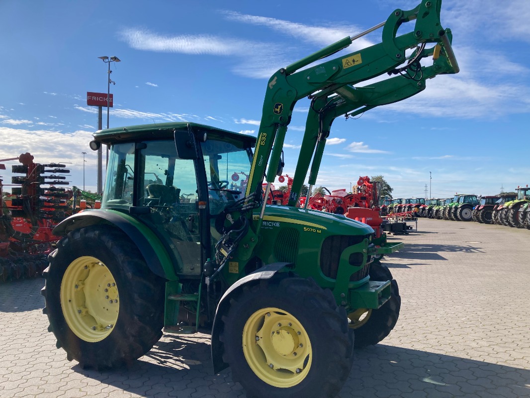 John Deere 5070 M - Ciągnik