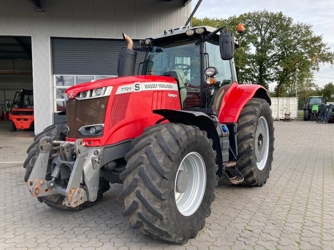 Massey Ferguson 7724S Dyna VT - Traktor