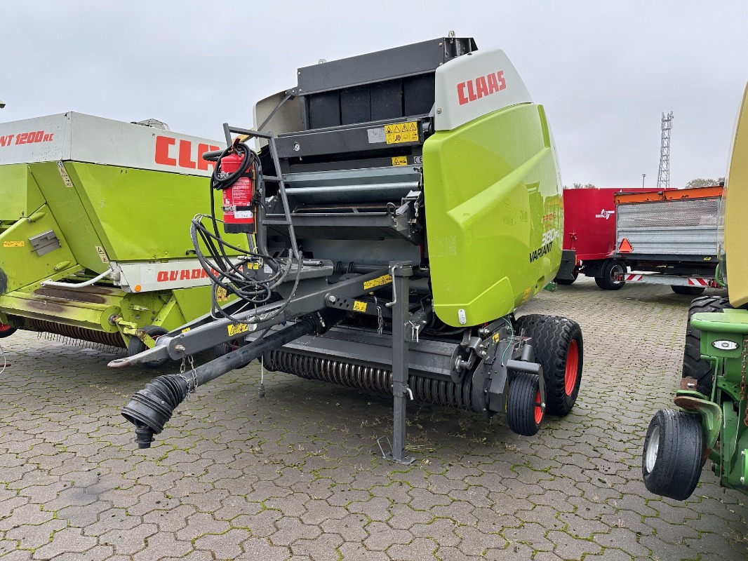 CLAAS Variant 380 RC PRO - Press - Round baler