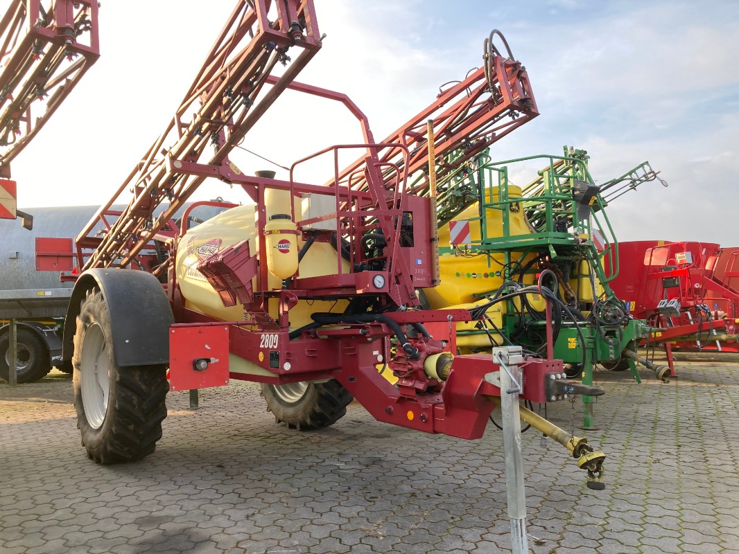 Hardi Commander Classic 2800 - Düngung/Pflanzenschutztechnik/Pflege - Anhängespritze