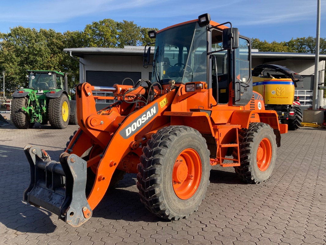 Doosan DL160       NUR 785 Betriebsstunden - Bagger + Lader - Radlader