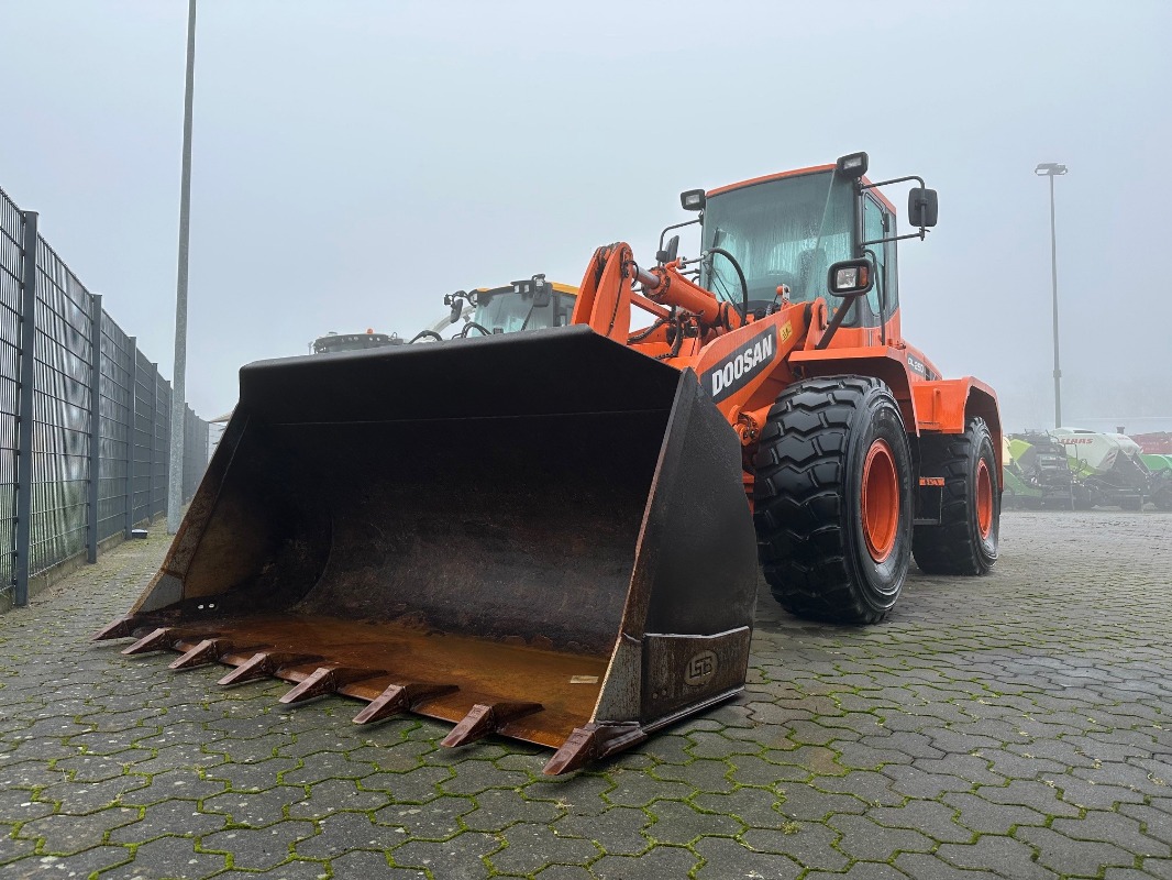 Doosan DL 250 High Lift - Bagger + Lader - Radlader