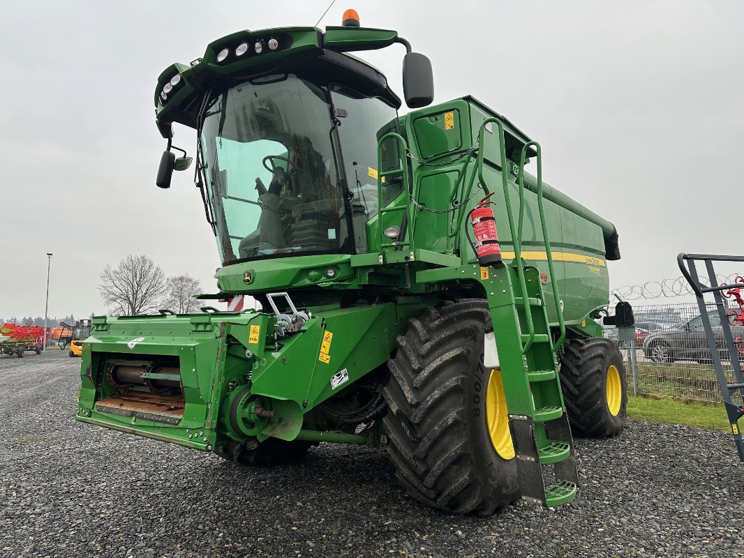 John Deere T 560 Allrad - Combine harvester