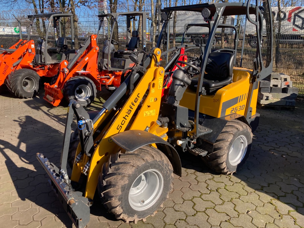 Schäffer 2630 - Farmyard Technology - Yard Loader