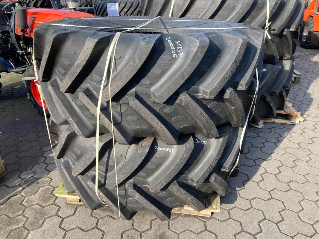 BKT 2 x 710/70R42, 2x 600/70R30 - Koła/opony/felgi - Opony