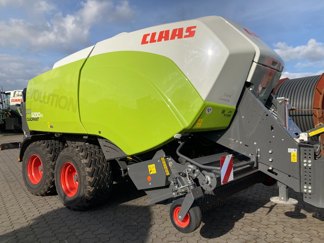 CLAAS Quadrant 5200 FC Evolution - Appuyez sur - Grande presse d'emballage