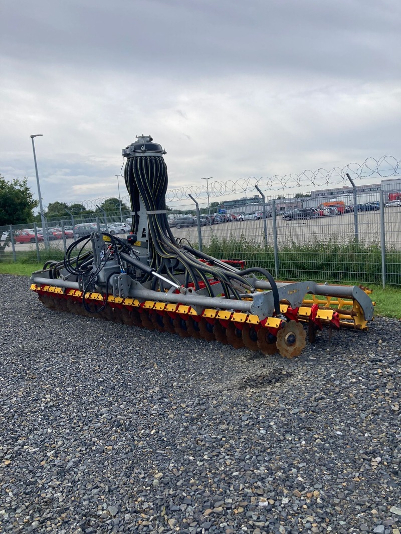 Väderstad Carrier x 625 - Soil tillage implement - Short disc harrow